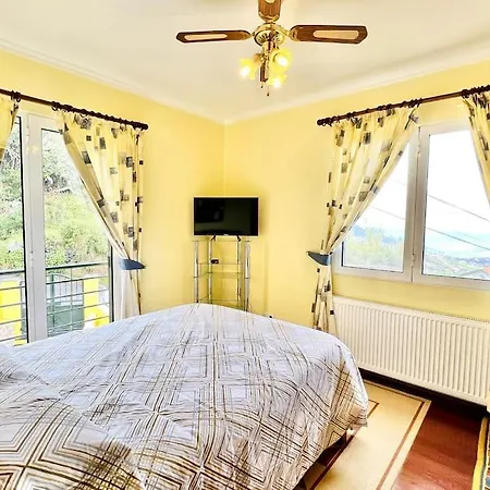 בית נופש Casa Amarela By Your Madeira