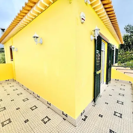 בית נופש Casa Amarela By Your Madeira *
