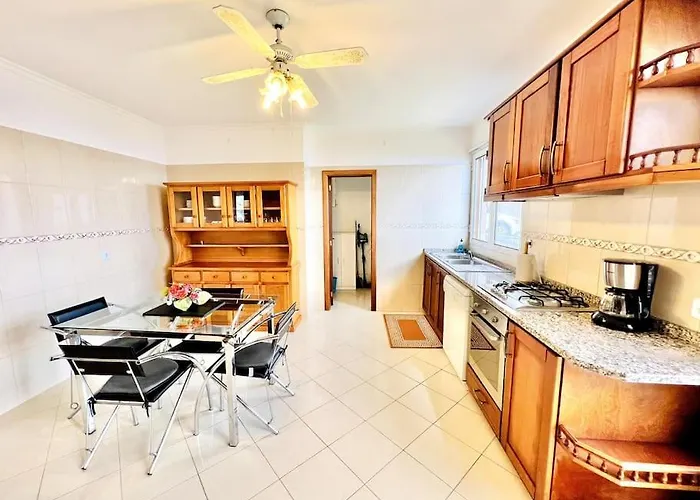 Casa Amarela By Your Madeira Сasa de vacaciones *