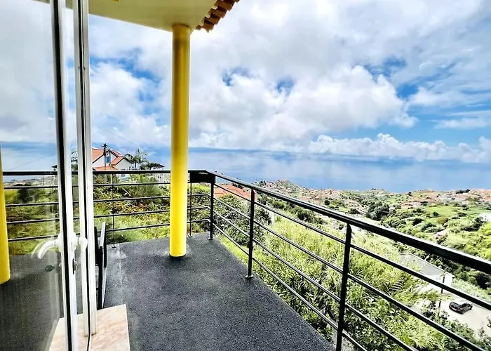 Casa Amarela By Your Madeira Сasa de vacaciones *