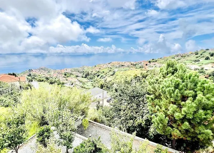 Casa Amarela By Your Madeira Сasa de vacaciones